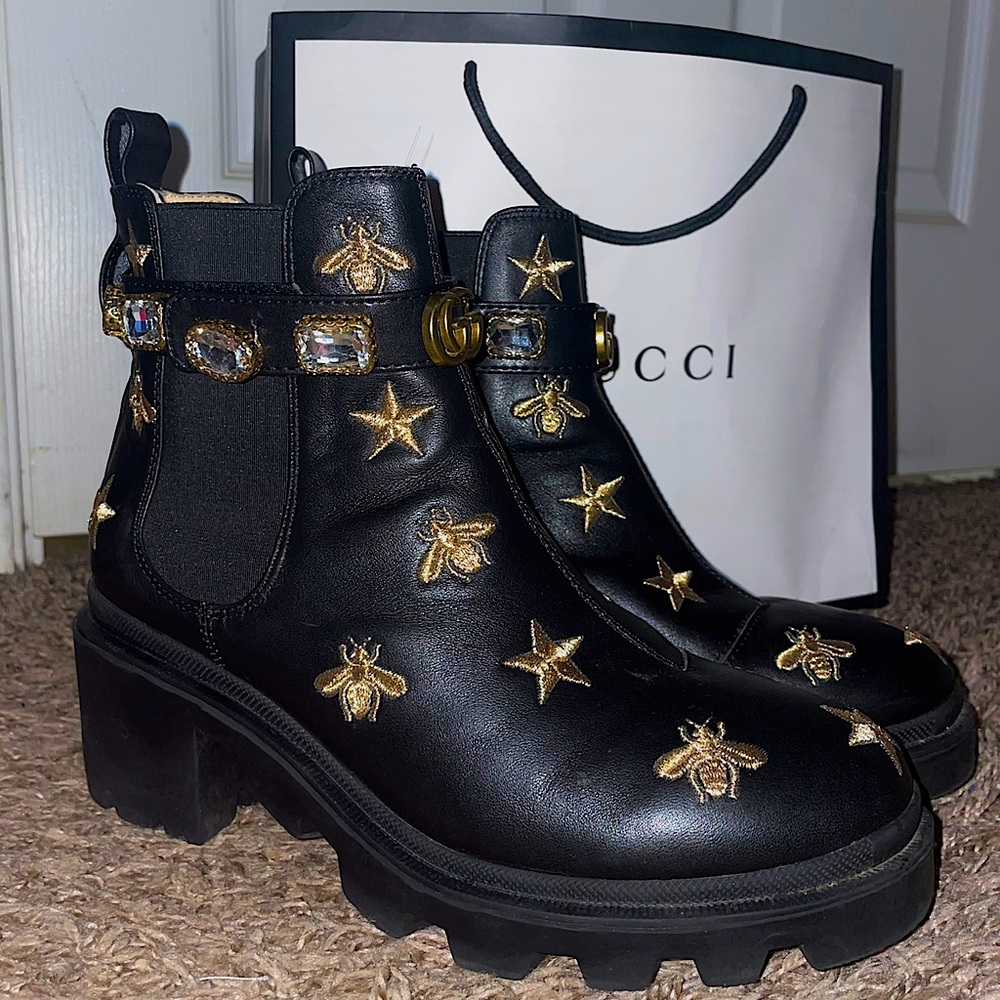 Gucci embroidered boots size 39 (8.5)